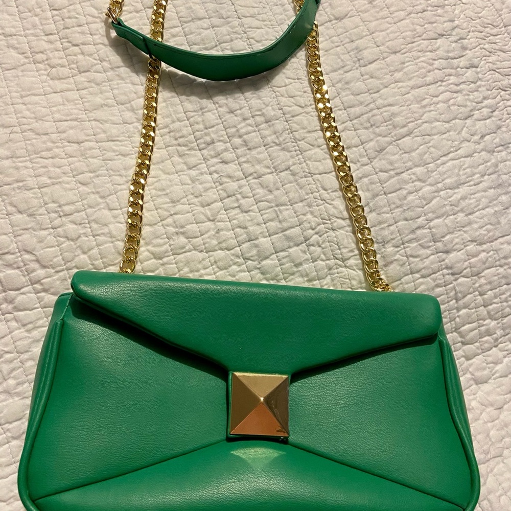 Green purse with Gold snap closure and gold chain